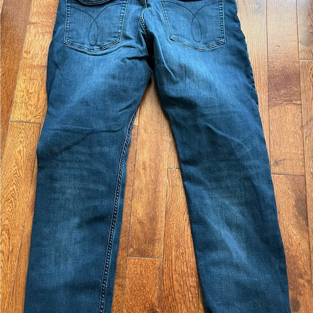 Calvin Klein Men's Straight Fit Jeans - Picture 4 of 7